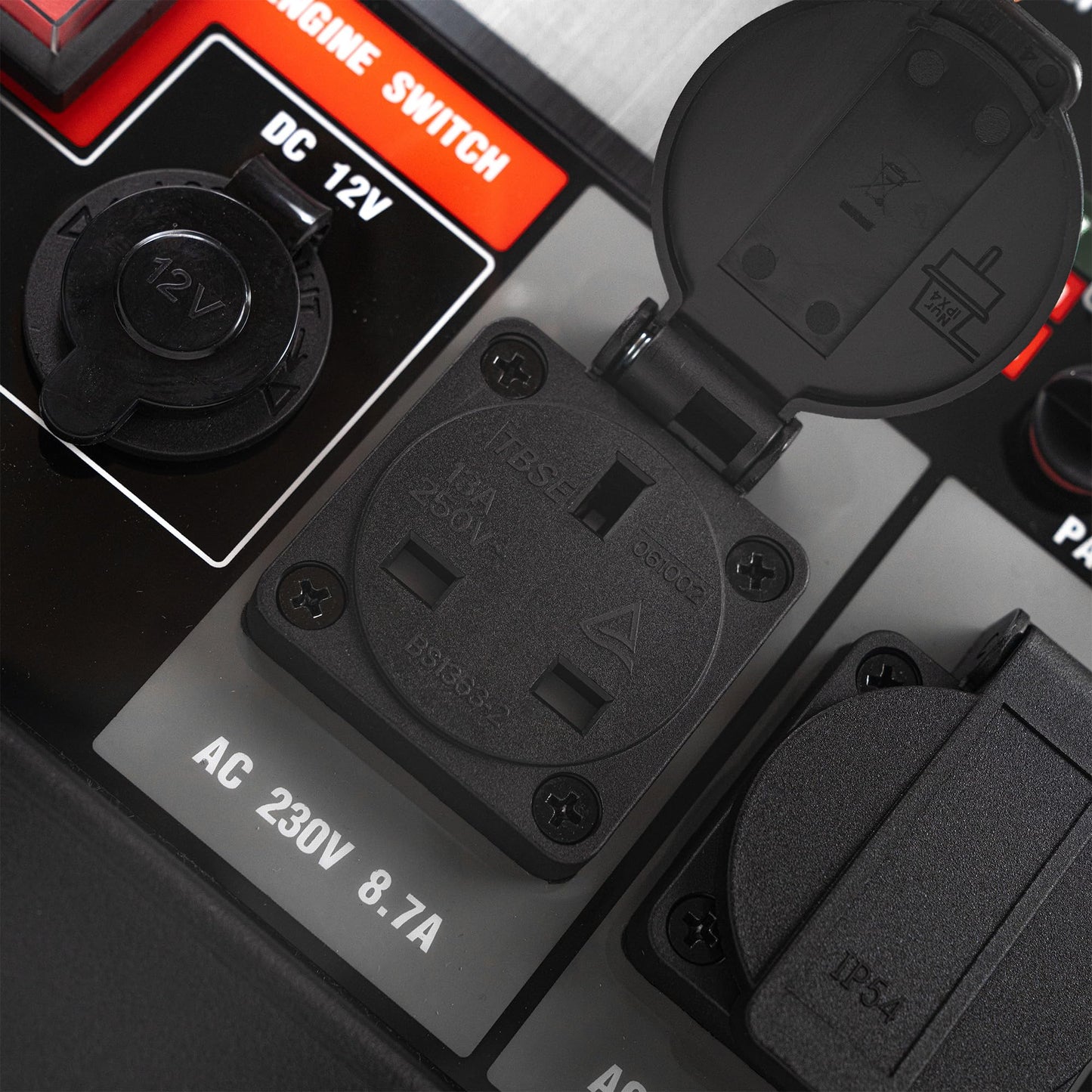 Hyundai 2200W / 2.2kW Petrol Inverter Generator, Pure Sine Wave Output, Lightweight, Quiet Running, 3 Year Warranty