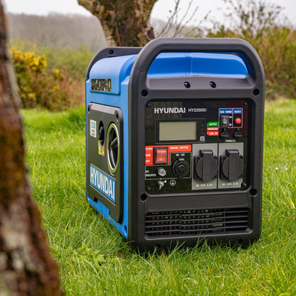 Hyundai 2200W / 2.2kW Petrol Inverter Generator, Pure Sine Wave Output, Lightweight, Quiet Running, 3 Year Warranty